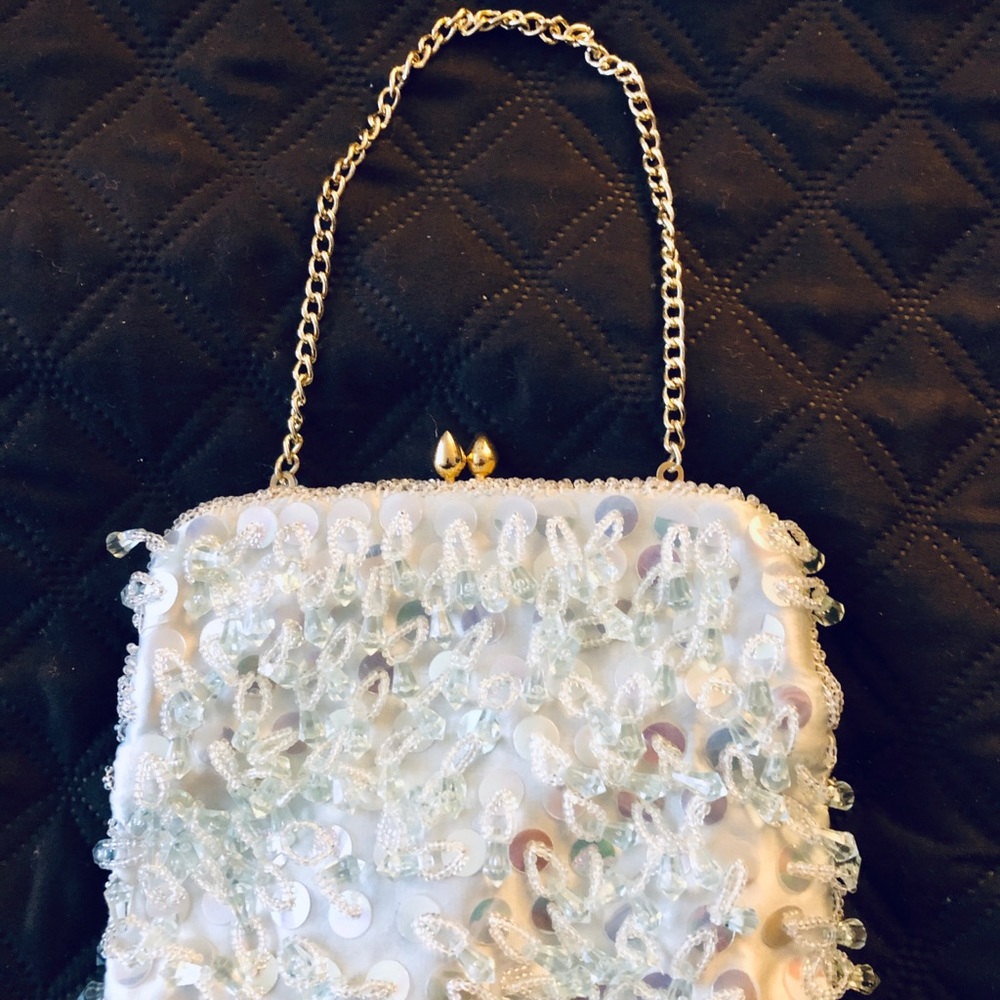 La Regale Purse Hand-Beaded  in Hong Kong